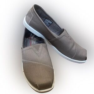 Bob Shoes Chill Luxe - Sierra Sundays, Taupe size 7